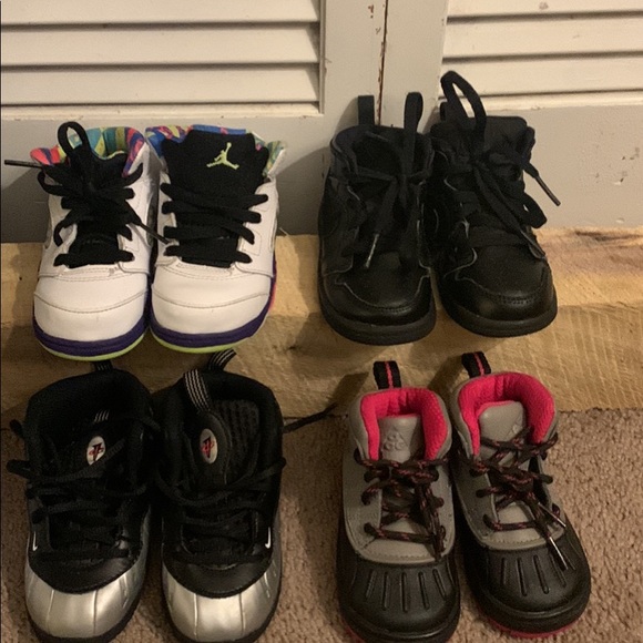 Air Jordan 1,5,12,13 - Picture 3 of 6